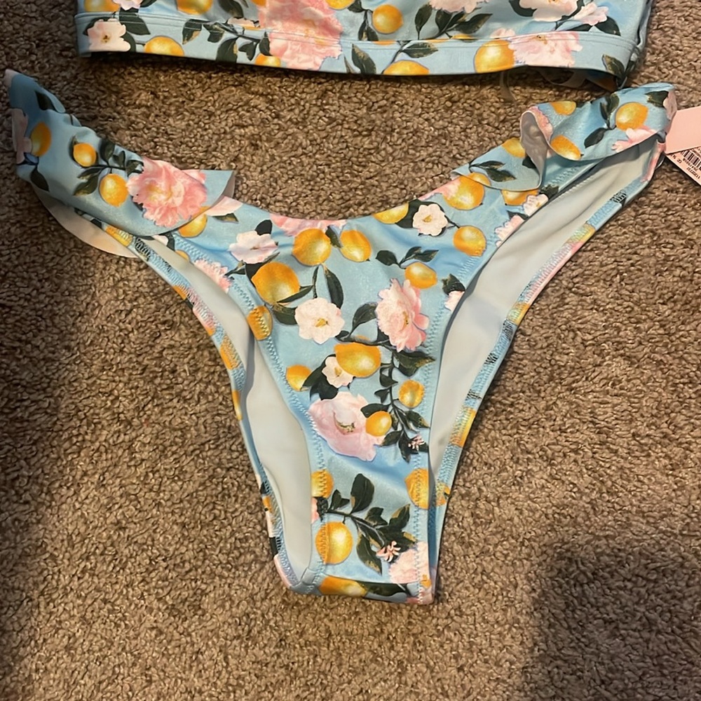 Victoria’s Secret One Shoulder Brazilian Ruffle Bikini Blue W/Lemons NWT. - Picture 3 of 3